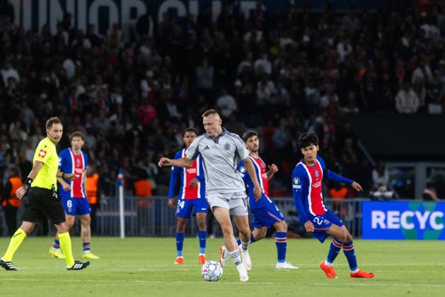 Nino Marcelli of SK Slovan Bratislava during UEFA Champions league League phase game between teams PSG and SK Slovan Bratislava (Dominika Kortvelyesiova Ball Raw Images) Paris Parc des Princes France Copyright: xDominikaxKortvelyesiovax DKOR4974