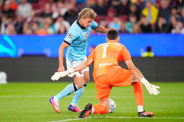 FC Barcelona, Barca v Feyenoord - UEFA Champions League 2026 27 League Phase MD1 Sem Steijn attacking midfield of Feyenoord and Netherlands and Joan Garcia goalkeeper of Barcelona and Spain compete for the ball during the UEFA Champions League 2026 27 League Phase MD1 match between FC Barcelona and Feyenoord at Camp Nou on September 9, 2026 in Barcelona, Spain. Barcelona Spain  Copyright: xJosexBretonx originalFilename:bretonhernandez-fcbarcel260909_npojt.jpg