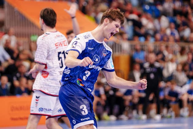 2 Handball Bundesliga 2, Matchday 1: VfL Potsdam vs. TV 05 07 Hüttenberg. Marvin Siemer (1) of VfL Potsdam clenches his fist on September 9, 2026, at the MBS Arena in Potsdam, Brandenburg, Germany.
