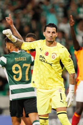 Ugurcan Cakir seen during UEFA champions League game between teams of Sporting CP and Galatasaray SK in Estadio Jose Alvalade (Luis Loureiro Ball Raw Images PT) Lisboa Estadio Jose Alvalade Portugal Copyright: xLuisxLoureirox luisloureirosportingGala-5970