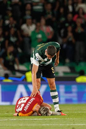 Sergi Altimira and Baris Alper Yilmaz seen during UEFA champions League game between teams of Sporting CP and Galatasaray SK in Estadio Jose Alvalade (Luis Loureiro Ball Raw Images PT) Lisboa Estadio Jose Alvalade Portugal Copyright: xLuisxLoureirox luisloureirosportingGala-6095