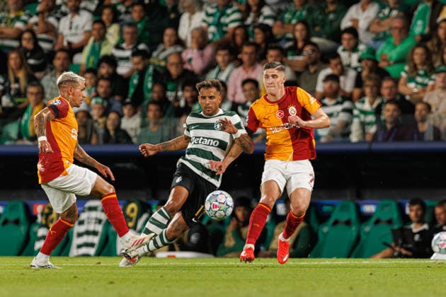 Rodrigo Zalazar and Roland Sallai seen during UEFA champions League game between teams of Sporting CP and Galatasaray SK in Estadio Jose Alvalade (Luis Loureiro Ball Raw Images PT) Lisboa Estadio Jose Alvalade Portugal Copyright: xLuisxLoureirox luisloureirosportingGala-6511