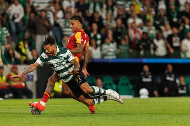 Luis Suarez seen during UEFA champions League game between teams of Sporting CP and Galatasaray SK in Estadio Jose Alvalade (Luis Loureiro Ball Raw Images PT) Lisboa Estadio Jose Alvalade Portugal Copyright: xLuisxLoureirox luisloureirosportingGala-7333