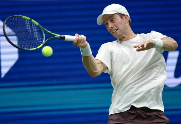 US Open tennis tournament - Day 11 Botic Van de Zandschulp of the Netherlands in action against Alexander Zverev of Germany during their Men s Singles Quarterfinals match of the US Open Tennis Championships at the USTA Billie Jean King National Tennis Center in Flushing Meadows, New York, USA, 09 September 2026. FLUSHING MEADOWS NEW YORK United States  Copyright: xCRISTOBALxHERRERA-ULASHKEVICHx