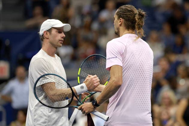 US Open tennis tournament - Day 11 Alexander Zverev (R) of Germany salutes Botic Van de Zandschulp (L) of the Netherlands after winning their match during the Men s Singles Quarterfinals of the US Open Tennis Championships at the USTA Billie Jean King National Tennis Center in Flushing Meadows, New York, USA, 09 September 2026. FLUSHING MEADOWS NEW YORK United States  Copyright: xCRISTOBALxHERRERA-ULASHKEVICHx