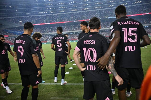 CHICAGO, IL - SEPTEMBER 09: Luis Su‡rez 9 of Inter Miami CF, Casemiro 5 of Inter Miami CF, Lionel Messi 10 of Inter Miami CF and Fricio Caicedo 15 of Inter Miami CF are seen prior to a game between Inter Miami and the Chicago Fire FC on September 9, 2026, at Soldier Field, in Chicago, IL. (Photo by Patrick Gorski Icon Sportswire) SOCCER: SEP 09 MLS, Fussball Herren, USA Chicago Fire FC vs Inter Miami CF EDITORIAL USE ONLY Icon26090930
