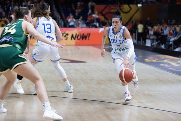 September 10, 2026, Berlin, Germany: Costanza Verona of Italy seen in action during the qualification to quarterfinals round of the 2026 FIBA Women s World Cup between Australia and Italy at Uber Arena. Final score; Australia 82:80 Italy. Berlin Germany - ZUMAs197 20260910_aaa_s197_015 Copyright: xNicholasxMullerx