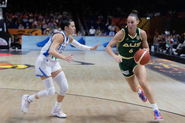September 9, 2026, Berlin, Germany: Alex Wilson of Australia (R) and Vittoria Blasigh (L) of Italy seen in action during the qualification to quarterfinals round of the 2026 FIBA Women s World Cup between Australia and Italy at Uber Arena. Final score; Australia 82:80 Italy. Berlin Germany - ZUMAs197 20260909_aaa_s197_602 Copyright: xNicholasxMullerx