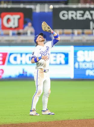 SEP 9, 2026: Kansas City Royals shortstop Bobby Witt Jr. (7) catches a pop fly in the 7th inning against the Diamondbacks at Kauffman Stadium Kansas City, MO. CSM Kansas City United States - ZUMAc04_ 20260909_zma_c04_117 Copyright: xRomanxPunox