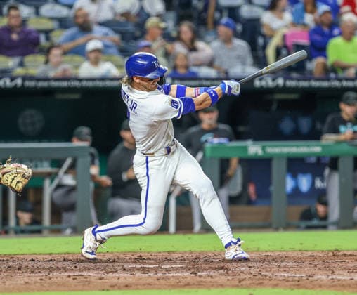 SEP 9, 2026: Kansas City Royals shortstop Bobby Witt Jr. (7) hits a single in the 3rd inning against the Diamondbacks at Kauffman Stadium Kansas City, MO. CSM Kansas City United States - ZUMAc04_ 20260909_zma_c04_121 Copyright: xRomanxPunox