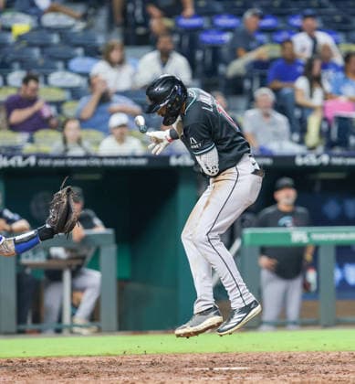 SEP 9, 2026: Arizona Diamondbacks center fielder Jordan Lawlar (10) avoids getting hit by a pitch in the 6th inning against the Kansas City Royals at Kauffman Stadium Kansas City, MO. CSM Kansas City United States - ZUMAc04_ 20260909_zma_c04_155 Copyright: xRomanxPunox
