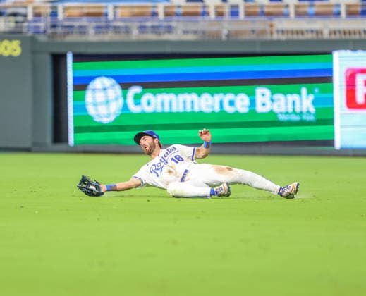 SEP 9, 2026: Kansas City Royals outfielder John Rave (16) catches a fly ball in the 4th inning against the Diamondbacks at Kauffman Stadium Kansas City, MO. CSM Kansas City United States - ZUMAc04_ 20260909_zma_c04_163 Copyright: xRomanxPunox