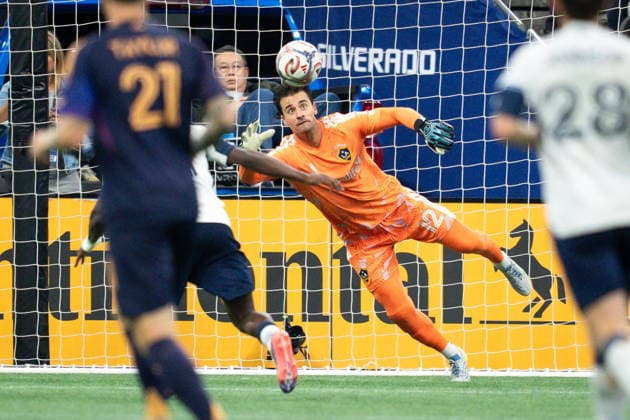 September 9, 2026, Vancouver, Bc, CANADA: Los Angeles Galaxy goalkeeper JT Marcinkowski (12) makes a save against the Vancouver Whitecaps during the second half of an MLS, Fussball Herren, USA soccer match in Vancouver on Wednesday, Sept. 9, 2026. Canada News - September 9, 2026  - ZUMAc35_ 20260909_zaf_c35_164 Copyright: xEthanxCairnsx