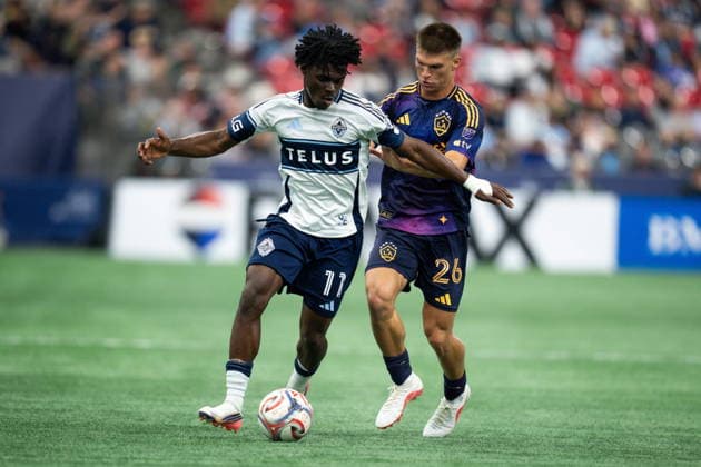 September 9, 2026, Vancouver, Bc, CANADA: Vancouver Whitecaps Emmanuel Sabbi (11) and Los Angeles Galaxy s Harbor Miller (26) vie for the ball during the second half of an MLS, Fussball Herren, USA soccer match in Vancouver on Wednesday, Sept. 9, 2026. Canada News - September 9, 2026  - ZUMAc35_ 20260909_zaf_c35_165 Copyright: xEthanxCairnsx