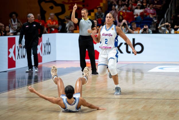 Puerto Rico V China: Qualification To Quarter-Finals - FIBA Women s Basketball World Cup Germany 2026 Brianna Jones plays during the FIBA Women s Basketball World Cup 2026 quarter-final qualification match between Puerto Rico and China in Berlin, Germany, on September 9, 2026. Berlin Germany  Copyright: xMarcinxGolbax originalFilename:golba-puertori260909_np1jJ.jpg