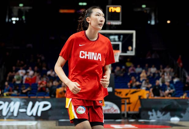 Puerto Rico V China: Qualification To Quarter-Finals - FIBA Women s Basketball World Cup Germany 2026 Han Xu warms up before the FIBA Women s Basketball World Cup 2026 qualification match between Puerto Rico and China in Berlin, Germany, on September 9, 2026. Berlin Germany  Copyright: xMarcinxGolbax originalFilename:golba-puertori260909_npv6h.jpg