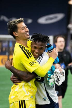 VANCOUVER, CANADA - SEPTEMBER 9: Yohei Takaoka of Vancouver Whitecaps FC and Edier Ocampo of Vancouver Whitecaps FC hug after winning the Major League Soccer match between Vancouver Whitecaps FC and LA Galaxy at BC Place Stadium on September 9, 2026 in Vancouver, British Columbia, Canada. Copyright: xAmyxElle SPPx Sportspressphoto_SPR227586