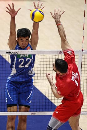 260909 -- KITAKYUSHU, Sept. 9, 2026 -- Zhang Jingyin L of China blocks the ball during the pool B match between Iran and China at AVC Men s Volleyball Continental Championship in Kitakyushu, Japan, Sept. 9, 2026. SPJAPAN-KITAKYUSHU-VOLLEYBALL-AVC MEN S CONTINENTAL CHAMPIONSHIP-IRAN VS CHINA JiaxHaocheng  (SP)JAPAN-KITAKYUSHU-VOLLEYBALL-AVC MEN S CONTINENTAL CHAMPIONSHIP-IRAN VS CHINA IMAGO JiaxHaocheng  imago images 0866404967
