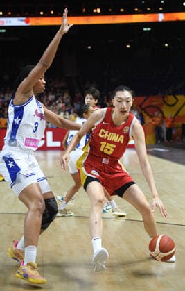 (260910) -- BERLIN, Sept. 10, 2026 -- Han Xu (R) of China competes during the qualification to quarter-finals match between China and Puerto Rico at the FIBA Women s Basketball World Cup 2026 in Berlin, Germany, Sept. 9, 2026. ) (SP)GERMANY-BERLIN-BASKETBALL-WOMEN S WORLD CUP-CHN VS PUR HexCanling 