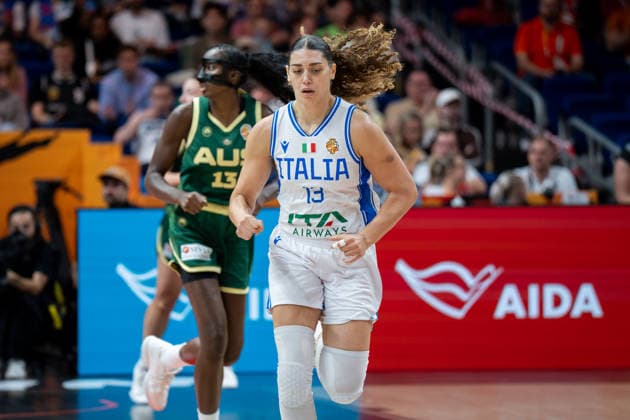 Italy V Australia: Qualification To Quarter-Finals - FIBA Women s Basketball World Cup Germany 2026 Lorela Cubaj plays during the FIBA Women s Basketball World Cup 2026 qualification match between Italy and Australia in Berlin, Germany, on September 9, 2026. Berlin Germany  Copyright: xMarcinxGolbax originalFilename:golba-italyvau260909_npFxR.jpg