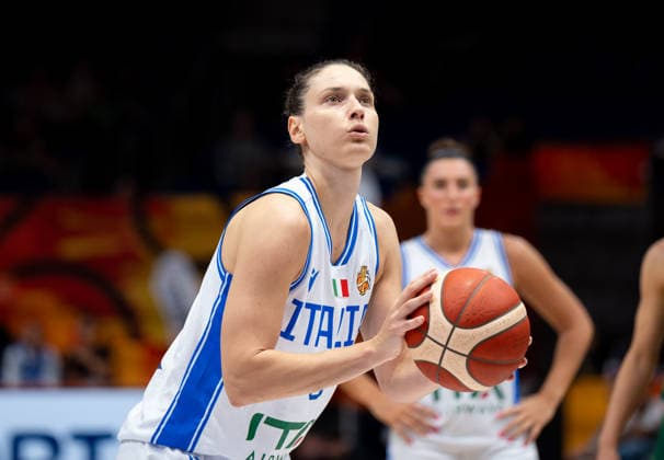Italy V Australia: Qualification To Quarter-Finals - FIBA Women s Basketball World Cup Germany 2026 Cecilia Zandalasini plays during the FIBA Women s Basketball World Cup 2026 qualification match between Italy and Australia in Berlin, Germany, on September 9, 2026. Berlin Germany  Copyright: xMarcinxGolbax originalFilename:golba-italyvau260909_npJYn.jpg