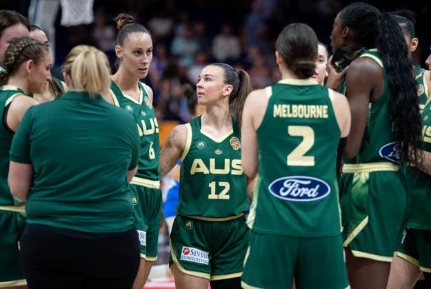 Italy V Australia: Qualification To Quarter-Finals - FIBA Women s Basketball World Cup Germany 2026 Stephanie Reid plays during the FIBA Women s Basketball World Cup 2026 qualification match between Italy and Australia in Berlin, Germany, on September 9, 2026. Berlin Germany  Copyright: xMarcinxGolbax originalFilename:golba-italyvau260909_npliS.jpg
