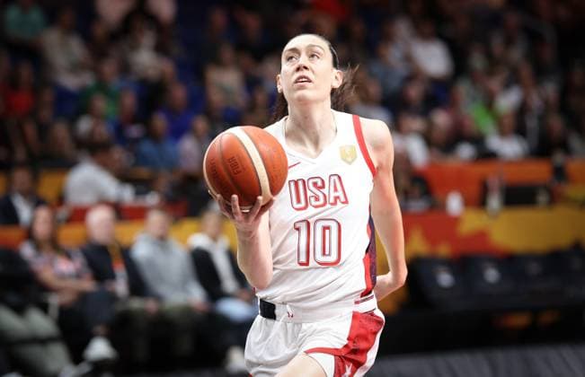 USA™ Breanna Stewart pictured in action at a basketball game between United States and Hungary, a quarter-final game at the FIBA Women s Basketball World Cup, on Thursday 10 September 2026, in Berlin, Germany. The FIBA Women s Basketball World Cup takes place in Berlin from 4 to 13 September 2026. VIRGINIExLEFOUR  x185831158x