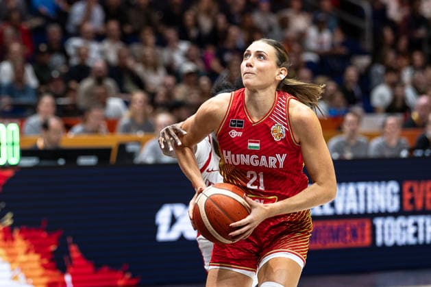 Reka Lelik of Hungary, 21, on the ball, GER, USA vs. Hungary, Basketball, 2026 FIBA Women’s World Cup, Quarterfinals, September 10, 2026, GER, USA vs. Hungary, Basketball, 2026 FIBA Women’s World Cup, Quarterfinals, September 10, 2026, Berlin Copyright: xEibner-Pressefoto MaxxVincenx EP_MVN