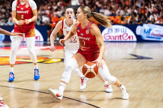 Veronika Kanyasi, Hungary, No. 7, dribbling; Caitlin Clark, USA, No. 12; GER, USA vs. Hungary, Basketball, 2026 FIBA Women’s World Cup, Quarterfinals, September 10, 2026, GER, USA vs. Hungary, Basketball, 2026 FIBA Women’s World Cup, Quarterfinals, September 10, 2026, Berlin Copyright: xEibner-Pressefoto MaxxVincenx EP_MVN