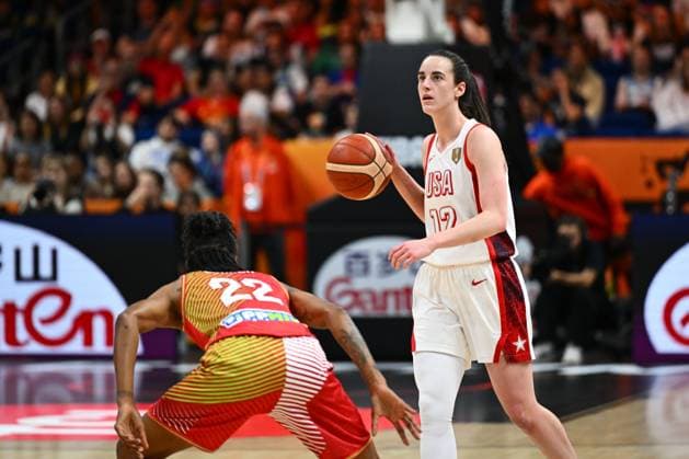USA v Hungary - FIBA Women s Basketball World Cup 2026 Quarter-Final BERLIN, GERMANY - SEPTEMBER 10 : Clark Caitlin guard of United States of America during the FIBA Women s Basketball World Cup quarter final match between United States of America and Hungary in Berlin on September 10, 2026 in Berlin, Germany, 10 09 2026 Berlin Germany  Copyright: xVincentxKalutx