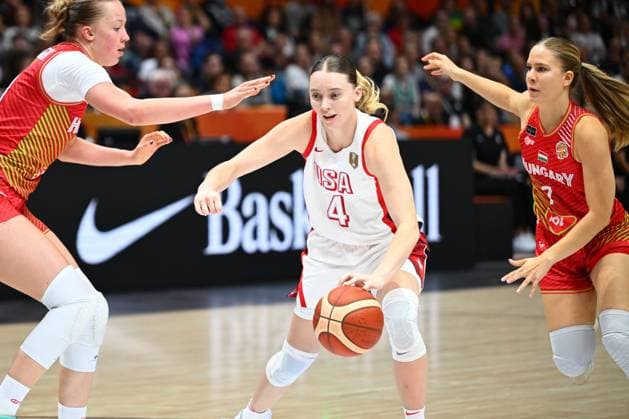 USA v Hungary - FIBA Women s Basketball World Cup 2026 Quarter-Final BERLIN, GERMANY - SEPTEMBER 10 : Bueckers Paige guard of United States of America during the FIBA Women s Basketball World Cup quarter final match between United States of America and Hungary in Berlin on September 10, 2026 in Berlin, Germany, 10 09 2026 Berlin Germany  Copyright: xVincentxKalutx