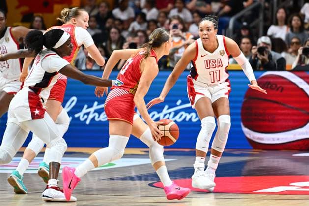 USA v Hungary - FIBA Women s Basketball World Cup 2026 Quarter-Final BERLIN, GERMANY - SEPTEMBER 10 : Collier Napheesa small forward of United States of America during the FIBA Women s Basketball World Cup quarter final match between United States of America and Hungary in Berlin on September 10, 2026 in Berlin, Germany, 10 09 2026 Berlin Germany  Copyright: xVincentxKalutx