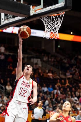 Caitlin Clark (USA), No. 12, on a layup; Veronika Kanyasi (Hungary), No. 07; GER, USA vs. Hungary, Basketball, 2026 FIBA Women s World Cup, Quarterfinals, September 10, 2026, USA vs. Hungary, Basketball, 2026 FIBA Women’s World Cup, Quarterfinals, September 10, 2026, Berlin Copyright: xEibner-Pressefoto MaxxVincenx EP_MVN