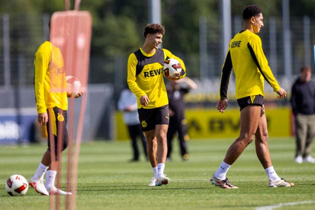 10.09.2026, Fussball, Training von Borussia Dortmund. Samuele Inacio (Borussia Dortmund). Dortmund Trainingsgelände des BVB NRW Deutschland xRHR-FOTO DEx *** September 10, 2026, Soccer, Borussia Dortmund practice Samuele Inacio Borussia Dortmund Dortmund BVB training facility NRW Germany xRHR PHOTO DEx Copyright: DennisxEwert RHR-FOTOx RHR-FOTO DE