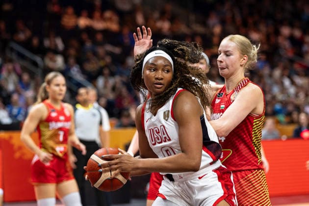 Kiki Iriafen (USA), No. 9 with the ball; Dorka Juhasz (Hungary), No. 14; GER, USA vs. Hungary, Basketball, 2026 FIBA Women’s World Cup, Quarterfinals, September 10, 2026, GER, USA vs. Hungary, Basketball, 2026 FIBA Women’s World Cup, Quarterfinals, September 10, 2026, Berlin Copyright: xEibner-Pressefoto MaxxVincenx EP_MVN