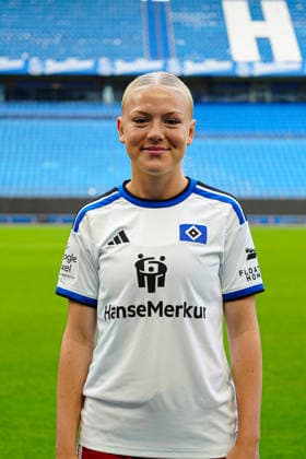 Lena Martens (Hamburger SV, 18) GER, Hamburger SV, Fussball, Frauen, Porträttermin, 09.09.2026 GER, Hamburger SV, Fussball, Frauen, Porträttermin, 09.09.2026 Hamburg *** Lena Martens, Hamburger SV, 18, Germany, Hamburger SV, soccer, women, photo shoot, September 9, 2026, Germany, Hamburger SV, soccer, women, photo shoot, September 9, 2026, Hamburg Copyright: xEibner-Pressefoto MarcelxvonxFehrnx EP_MFN