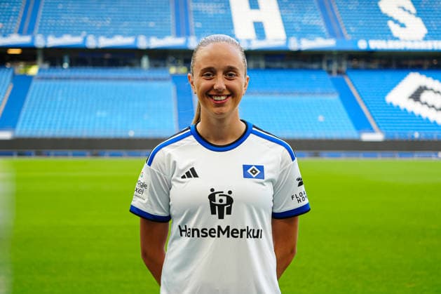 Victoria Schulz (Hamburger SV, 19) GER, Hamburger SV, Fussball, Frauen, Porträttermin, 09.09.2026 GER, Hamburger SV, Fussball, Frauen, Porträttermin, 09.09.2026 Hamburg *** Victoria Schulz, Hamburger SV, 19 GER, Hamburger SV, soccer, women, photo shoot, September 9, 2026 GER, Hamburger SV, soccer, women, photo shoot, September 9, 2026 Hamburg Copyright: xEibner-Pressefoto MarcelxvonxFehx EP_MFN