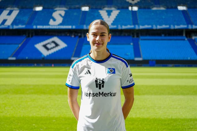 Leni Eggert (Hamburger SV, 29) GER, Hamburger SV, Fussball, Frauen, Porträttermin, 09.09.2026 GER, Hamburger SV, Fussball, Frauen, Porträttermin, 09.09.2026 Hamburg *** Leni Eggert, Hamburger SV, 29, Germany, Hamburger SV, soccer, women, photo shoot, September 9, 2026, Germany, Hamburger SV, soccer, women, photo shoot, September 9, 2026, Hamburg Copyright: xEibner-Pressefoto MarcelxvonxFehx EP_MFN