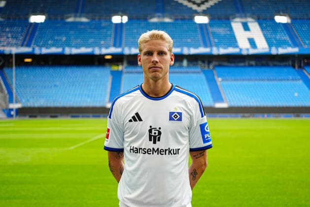 Albert Gronbaek (Hamburger SV, 11) GER, Hamburger SV, Fussball, Porträttermin, 09.09.2026 GER, Hamburger SV, Fussball, Porträttermin, 09.09.2026 Hamburg *** Albert Gronbaek, Hamburger SV, 11 GER, Hamburger SV, soccer, photo shoot, 09 09 2026 GER, Hamburger SV, soccer, photo shoot, 09 09 2026 Hamburg Copyright: xEibner-Pressefoto MarcelxvonxFehx EP_MFN