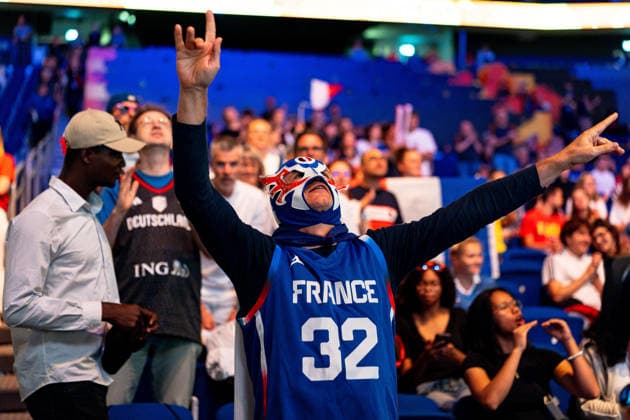 French fan cheering in a jersey and wrestling mask, GER, China vs. France, basketball, 2026 FIBA Women’s World Cup, Quarterfinals, September 10, 2026, GER, China vs. France, Basketball, FIBA Women’s World Cup 2026, Quarterfinals, September 10, 2026, Berlin Copyright: xEibner-Pressefoto MaxxVincenx EP_MVN