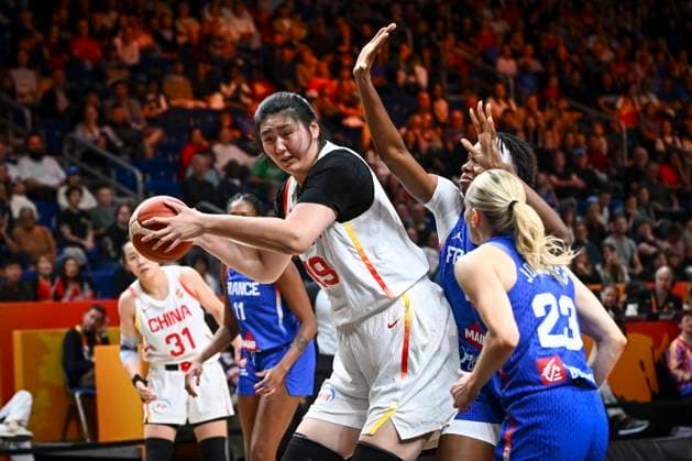 China v France - FIBA Women s Basketball World Cup 2026 Quarter-Final BERLIN, GERMANY - SEPTEMBER 10 : Johannes Marine shooting guard of France, Zhang Ziyu center of China, Williams Gabby forward of France during the FIBA Women s Basketball World Cup quarter final match between China and France in Berlin on September 10, 2026 in Berlin, Germany, 10 09 2026 Berlin Germany  Copyright: xVincentxKalutx
