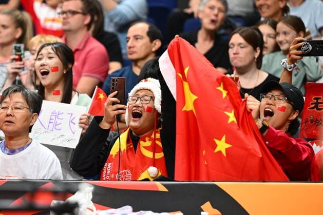 China v France - FIBA Women s Basketball World Cup 2026 Quarter-Final BERLIN, GERMANY - SEPTEMBER 10 : Supporters and fans of China during the FIBA Women s Basketball World Cup quarter final match between China and France in Berlin on September 10, 2026 in Berlin, Germany, 10 09 2026 Berlin Germany  Copyright: xVincentxKalutx