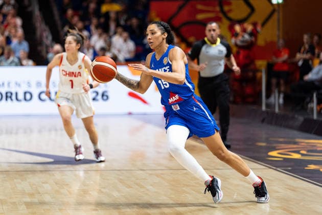 Gabby Williams of France, No. 15, dribbling; Germany, China vs. France, basketball, 2026 FIBA Women’s World Cup, quarterfinals, September 10, 2026; Germany, China vs. France, basketball, 2026 FIBA Women’s World Cup, Quarterfinals, September 10, 2026, Berlin Copyright: xEibner-Pressefoto MaxxVincenx EP_MVN