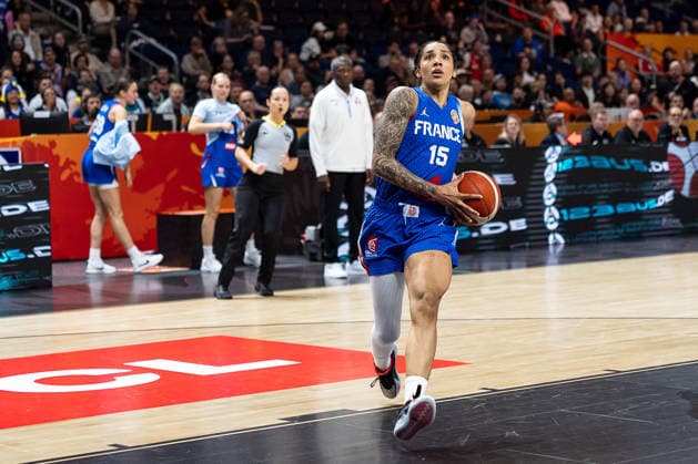 Gabby Williams of France, No. 15, dribbling; Germany, China vs. France, basketball, 2026 FIBA Women’s World Cup, quarterfinals, September 10, 2026; Germany, China vs. France, basketball, 2026 FIBA Women’s World Cup, Quarterfinals, September 10, 2026, Berlin Copyright: xEibner-Pressefoto MaxxVincenx EP_MVN