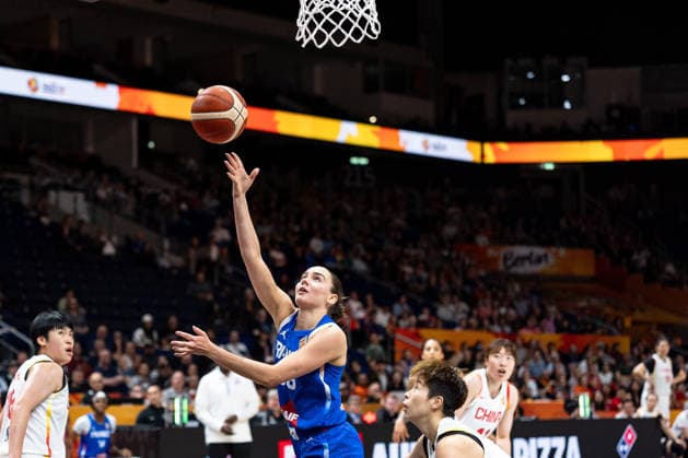 Pauline Astier of France, 98, on a layup, GER, China vs. France, Basketball, 2026 FIBA Women s World Cup, Quarterfinals, September 10, 2026, GER, China vs. France, Basketball, 2026 FIBA Women s World Cup, Quarterfinals, September 10, 2026, Berlin Copyright: xEibner-Pressefoto MaxxVincenx EP_MVN