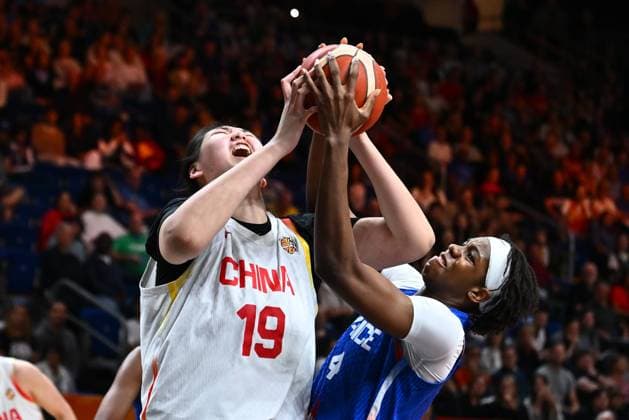 China v France - FIBA Women s Basketball World Cup 2026 Quarter-Final BERLIN, GERMANY - SEPTEMBER 10 : Zhang Ziyu center of China, Malonga Dominique center of France during the FIBA Women s Basketball World Cup quarter final match between China and France in Berlin on September 10, 2026 in Berlin, Germany, 10 09 2026 Berlin Germany  Copyright: xVincentxKalutx