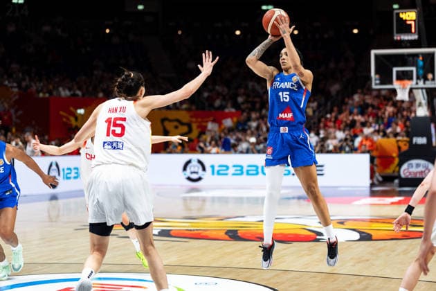 Gabby Williams of France, 15, taking a shot; GER, China vs. France, Basketball, 2026 FIBA Women’s World Cup, Quarterfinals, September 10, 2026; GER, China vs. France, Basketball, 2026 FIBA Women’s World Cup, Quarterfinals, September 10, 2026, Berlin Copyright: xEibner-Pressefoto MaxxVincenx EP_MVN