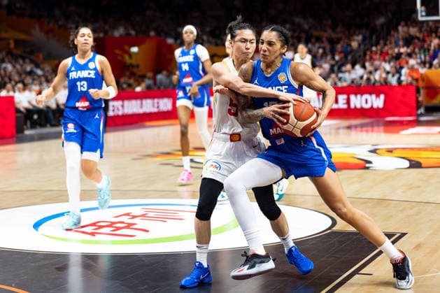 Gabby Williams (France), 15, dribbling against Siyu Wang (China), 05, GER, China vs. France, Basketball, FIBA Women s World Cup 2026, Quarterfinals, September 10, 2026, GER, China vs. France, Basketball, FIBA Women’s World Cup 2026, Quarterfinals, September 10, 2026, Berlin Copyright: xEibner-Pressefoto MaxxVincenx EP_MVN