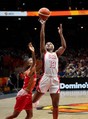 USA V Hungary: Quarter-Finals - FIBA Women s Basketball World Cup Germany 2026 Jackie Young plays during the FIBA Women s Basketball World Cup 2026 quarter-finals match between the United States and Hungary in Berlin, Germany, on September 10, 2026. Berlin Germany  Copyright: xMarcinxGolbax originalFilename:golba-usavhung260910_npgtT.jpg