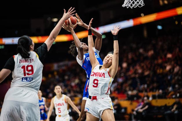 FIBA Women’s Basketball World Cup 2026: China vs. France, September 10, 2026; Dominique Malonga (France), 14; Tang Ziting (China), 9; Basketball; FIBA Women’s Basketball World Cup 2026; Final Phase, Quarterfinals: China vs. France on September 10, 2026, at the Uber Arena, Berlin Copyright: xBEAUTIFULxSPORTS Tonhäuserx